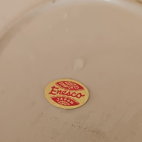 Enesco Cream Pitcher and Saucer with Leprechaun Figurine - Picture 2 of 9